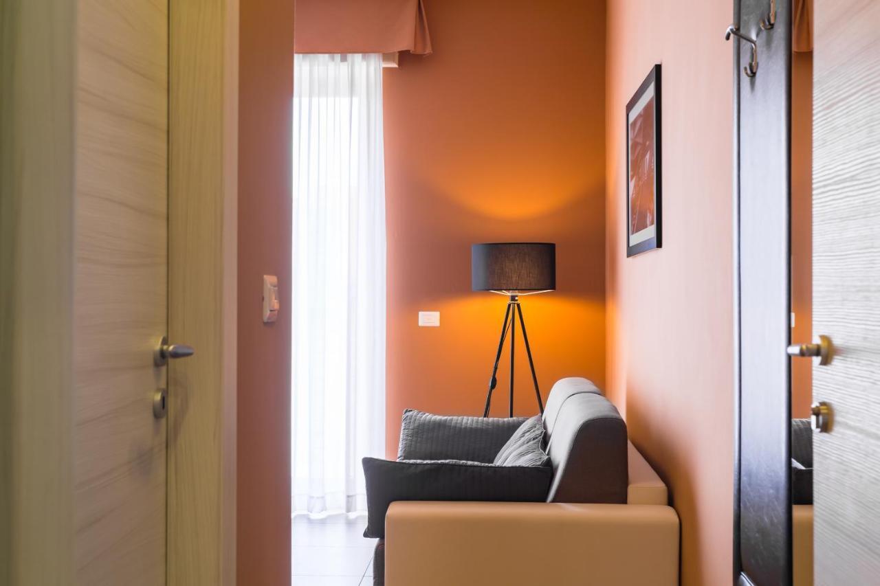 Bh Napoli Railway Hotell Exteriör bild
