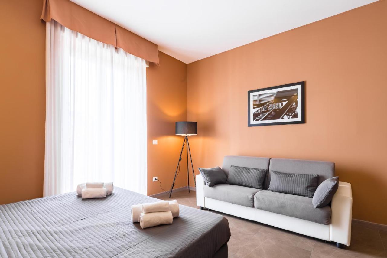 Bh Napoli Railway Hotell Exteriör bild