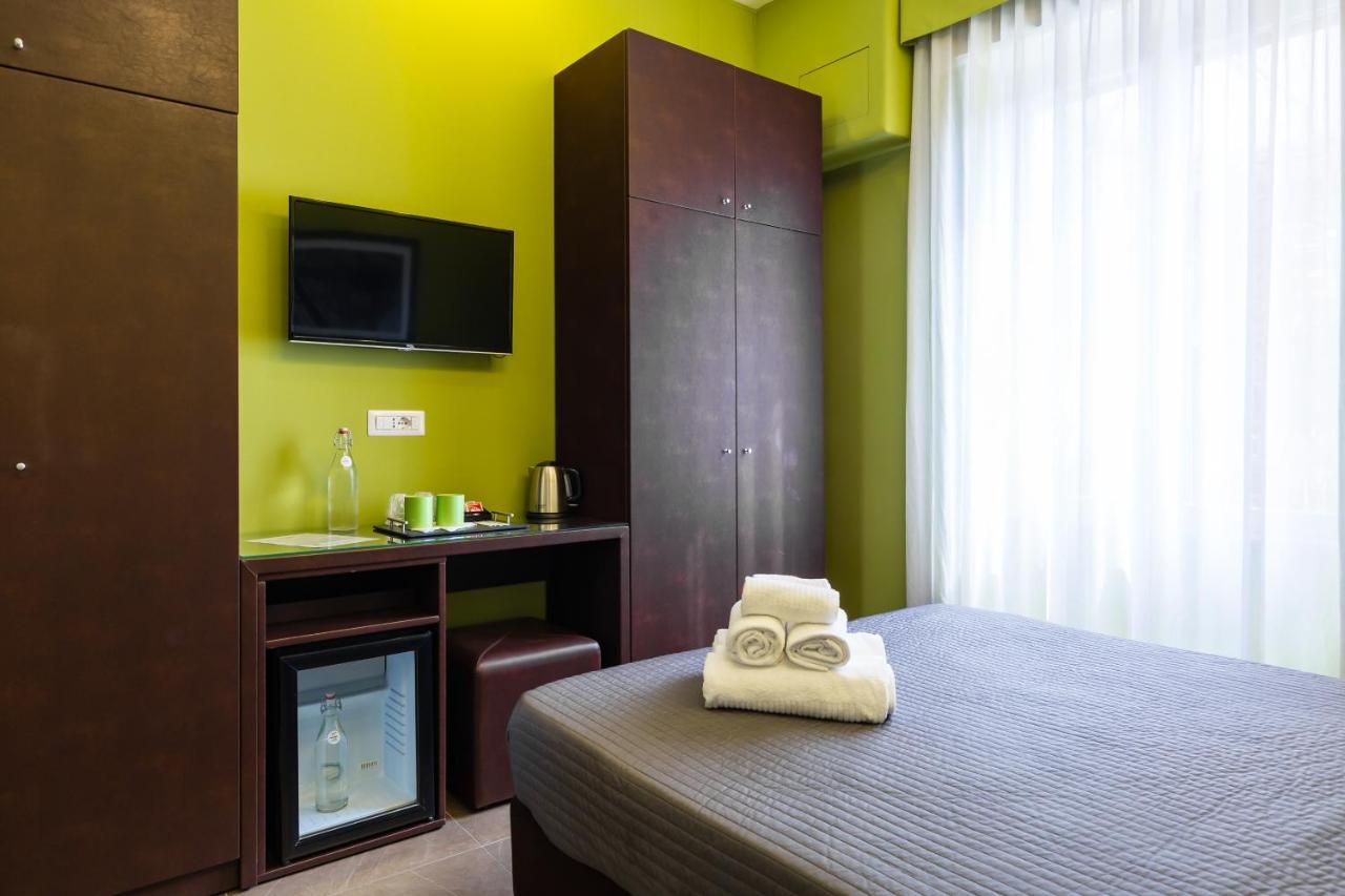 Bh Napoli Railway Hotell Exteriör bild
